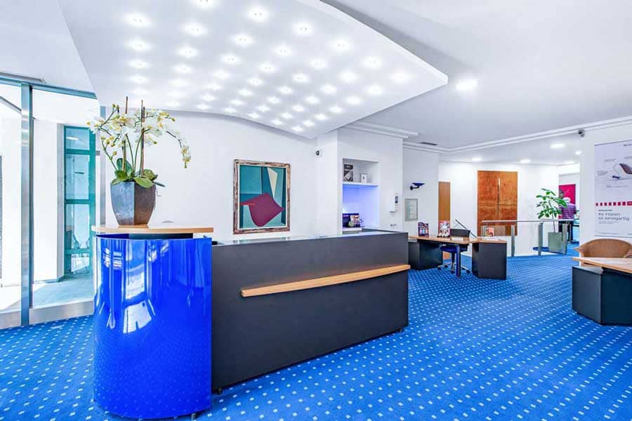 UNSERE ZENTRALE Hörgeräte Aumann NRW GmbH & Co. KG